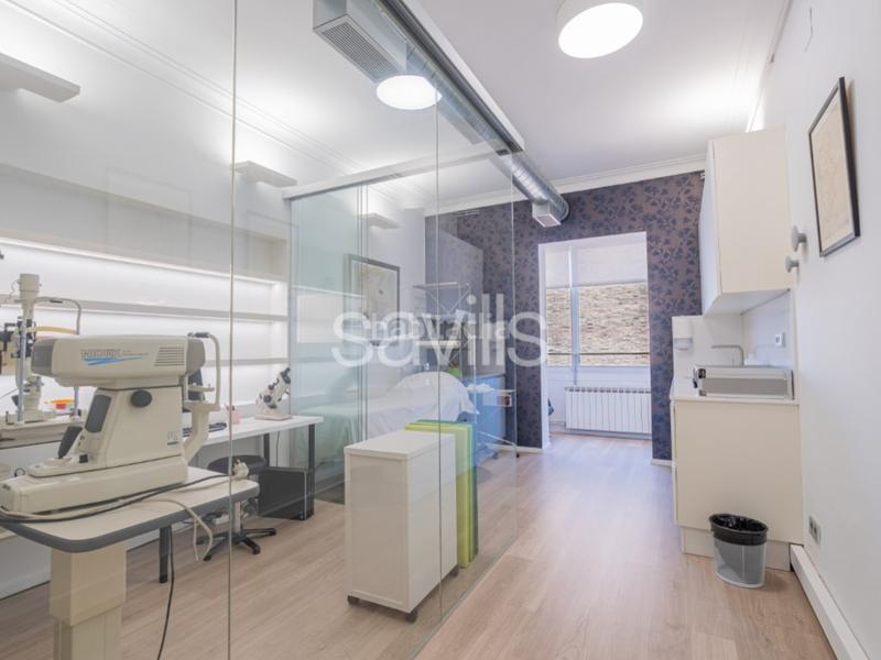 Foto fb6762f5-1a8a-4240-969a-6788cf0e5e78. Apartamento piso en avenida diagonal junto a rambla cataluña en Barcelona