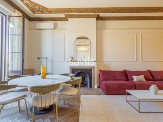 Apartament a St. Pere - Sta. Caterina - El Born. Piso en finca regia con zonas comunitarias