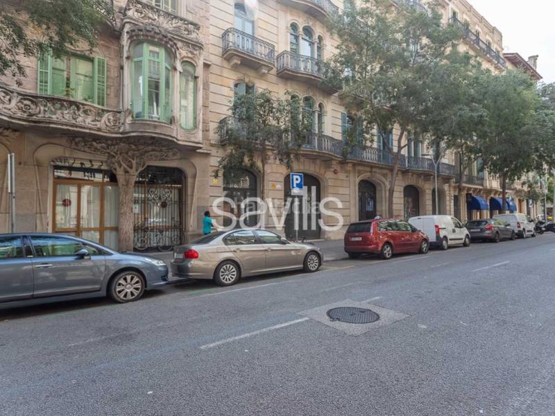 Foto 15dec904-ab14-4c00-909f-07339c90ab51. Apartamento piso a la venta calle entenza en Sant Antoni Barcelona