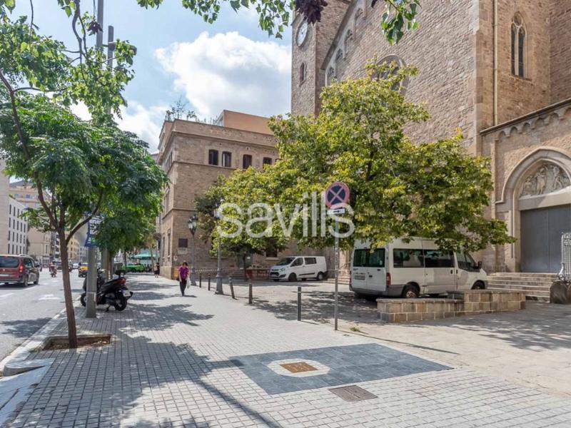 Foto c85ab1d2-a7c8-478c-ad5a-93551ad63f0d. Apartamento piso a la venta calle entenza en Sant Antoni Barcelona