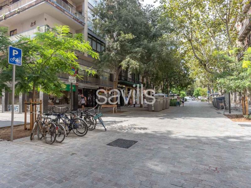 Foto f1b3c359-f4d8-4324-8d27-3407930d19b7. Apartamento piso a la venta calle entenza en Sant Antoni Barcelona