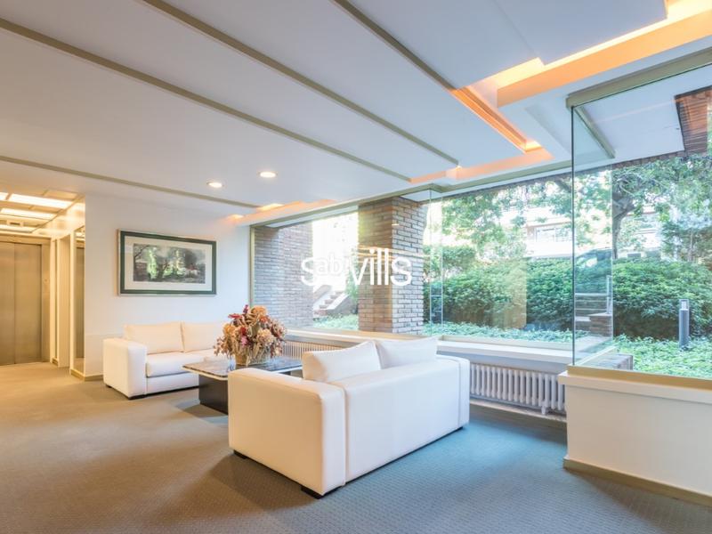 Foto 802eb318-3e17-444a-9630-3e90f2181220. Apartament amb aparcament piscina a Pedralbes Barcelona