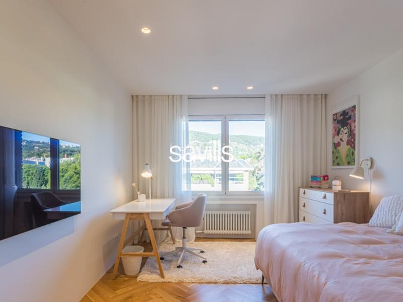 Foto ffe7a817-e8b5-44b3-9a51-d2a79147a1d1. Apartament amb aparcament piscina a Pedralbes Barcelona