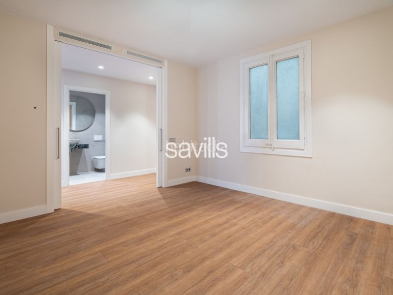 Foto b0037d00-09da-47d8-ba40-c37cc1cbf251. Apartament a St. Pere - Sta. Caterina - El Born Barcelona