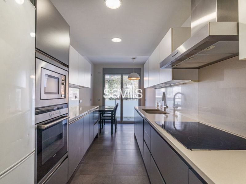 Foto 27891b82-0473-4152-8857-51d93014f648. Apartament amb aparcament a L´Antiga Esquerra de l´Eixample Barcelona