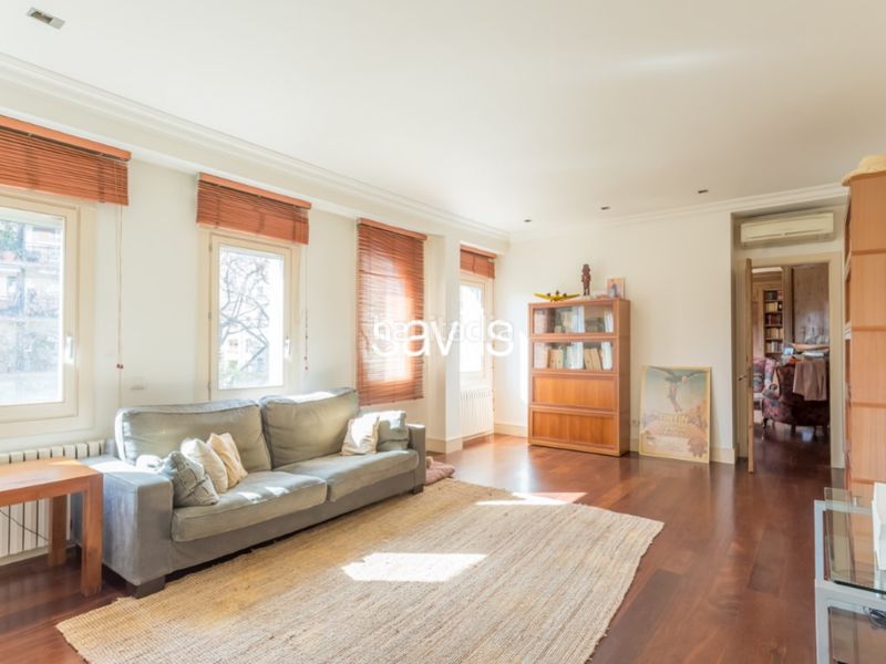 Foto 915efe44-9ab3-41ba-9d3d-89795fac1421. Apartament amb aparcament a Sant Gervasi - Galvany Barcelona