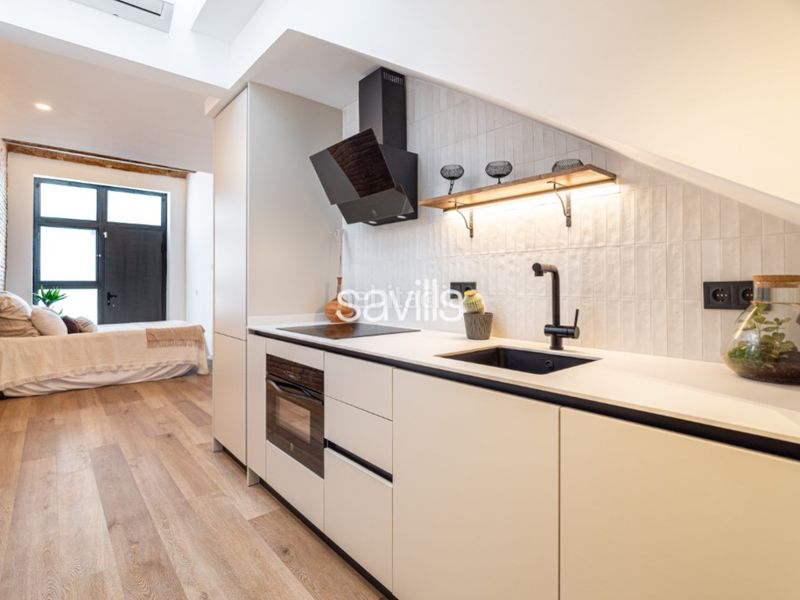 Foto c0ad4364-d54c-4f96-a4eb-be47601a027a. Apartament amb piscina a Sants Barcelona