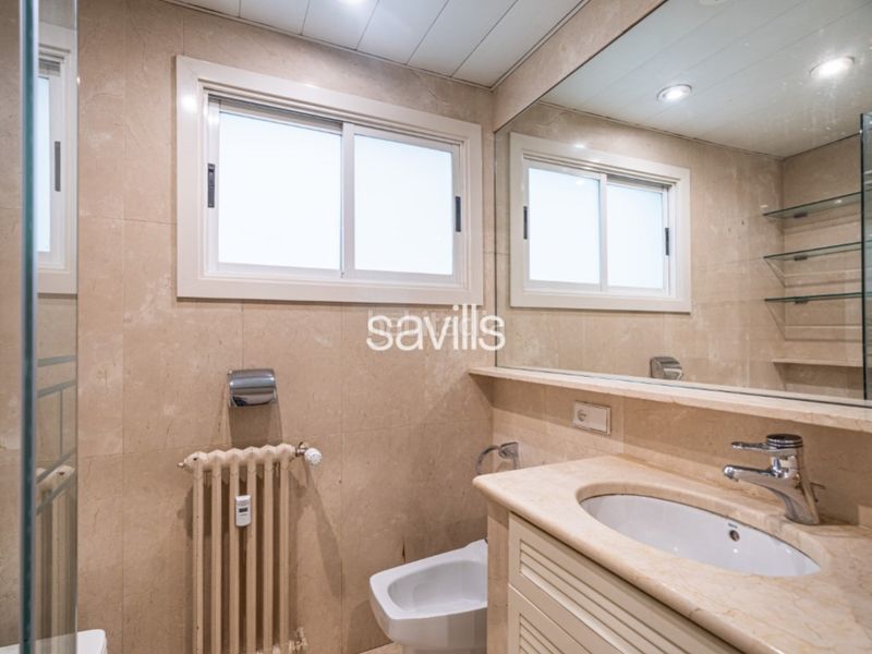 Foto 5750f92a-5974-47c9-9a30-c6aec1fa504b. Apartament amb aparcament a Sant Gervasi - Galvany Barcelona