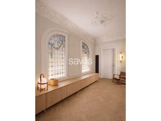 Apartament a Dreta de l´Eixample. Piso en venta en finca regia en calle girona