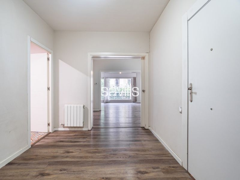 Foto 51179057-d1e3-4c49-97d7-f098fd3af817. Apartament amb aparcament a L´Antiga Esquerra de l´Eixample Barcelona