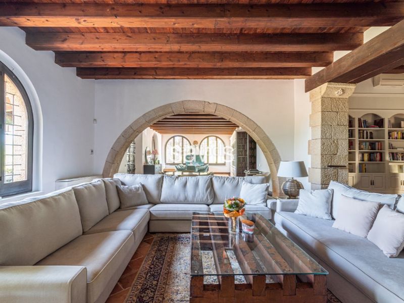 Foto 5d535590-b0b0-430e-b575-04bcb4bdab12. Casa amb aparcament piscina a Montmar Castelldefels