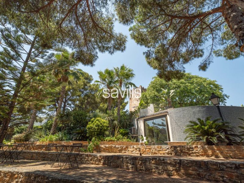 Foto 67175786-4c96-4c23-9ec6-31a4707c8536. Casa amb aparcament piscina a Montmar Castelldefels