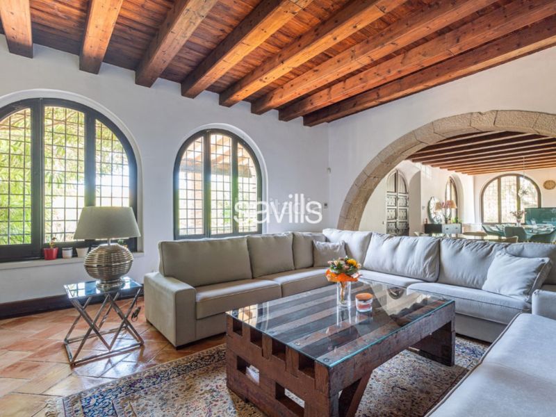Foto e98e30c7-c407-45b2-9dd1-609444ce48fc. Casa amb aparcament piscina a Montmar Castelldefels