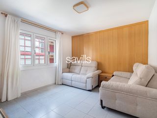 Piccolo appartamento in Collblanc. Piso reformado de 3 habitaciones dobles junto a les corts.