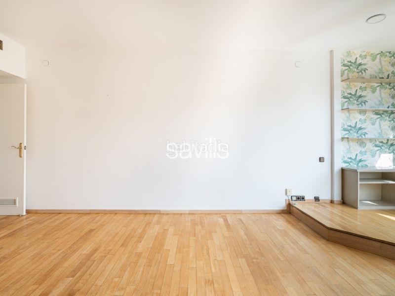 Foto eb9f2aae-5ad6-4880-a139-72ec69e68cab. Apartament amb aparcament a Sarrià Barcelona
