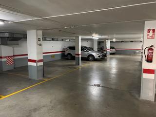 Lloguer Aparcament cotxe a Carrer de calderón 83. Al lado del mercado central