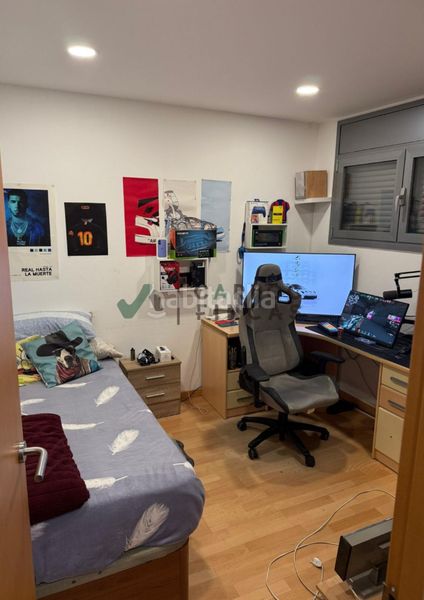 Foto 7224729f-5199-453d-8aa3-855479740674. Pis amb calefacció a Hostal Granollers