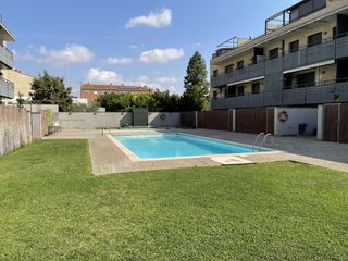 Pis  Farraginals. Piso con piscina comunitaria.
