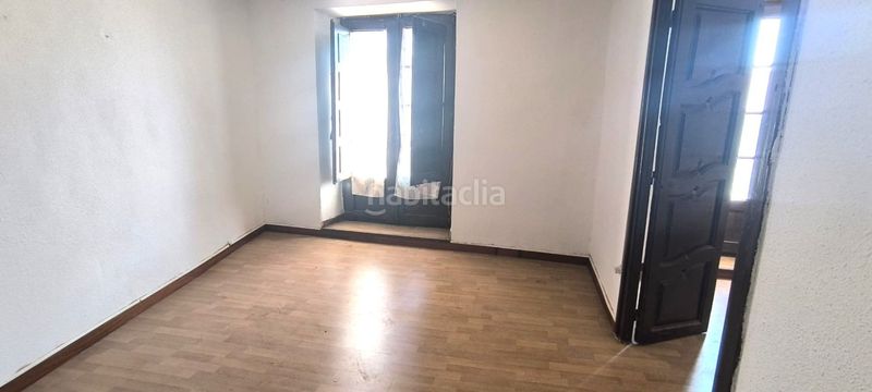 Foto 6a3b7e8f-a40c-4678-a630-81e1a376eab0. Pis a Elciego