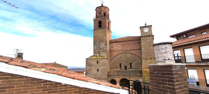 Foto 3284fa0b-4488-46b0-bb11-f452838b6e61. Casa amb aparcament a Ausejo