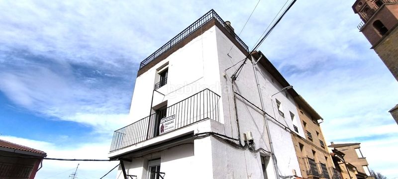 Foto e0bc8fe4-3ad1-47a4-8732-38cd9e9cea25. Casa amb aparcament a Ausejo