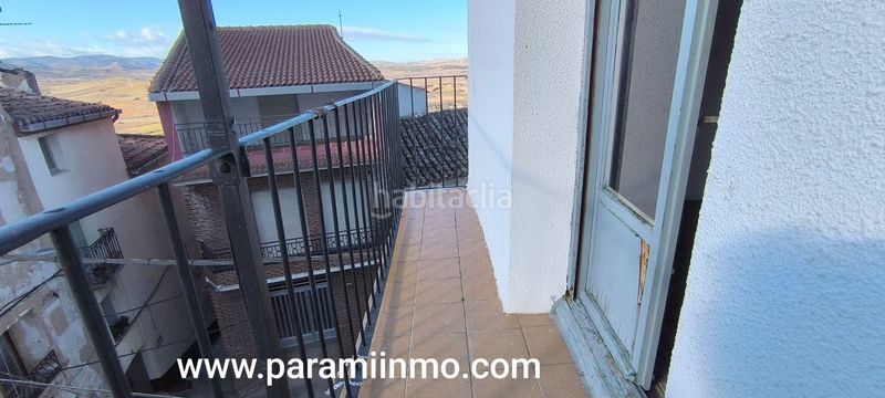 Foto cde0aacc-68d4-417d-a5a1-a460185dad6e. Haus mit parking in Ausejo