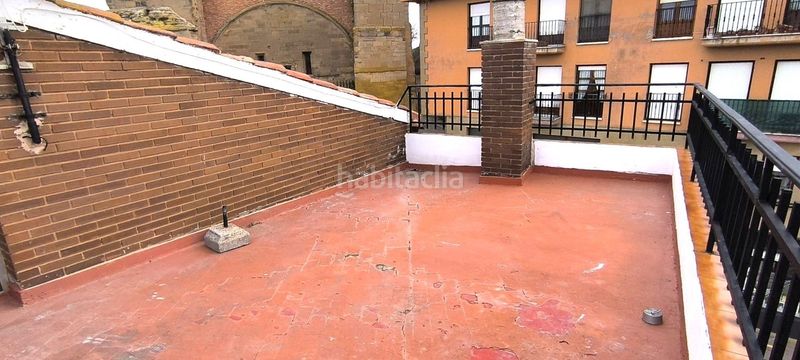 Foto f839c962-b5c0-46a0-9839-9fc986820d60. Haus mit parking in Ausejo