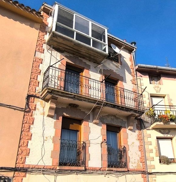 Foto 77f93192-2e6b-48fe-a5ce-5c181f28d15f. Maison avec chauffage parking dans Ausejo