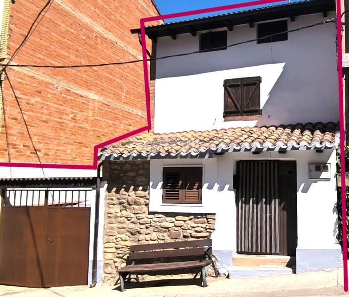 Foto f5409cf2-d23d-4e1d-a790-6e0bdf0d3e25. Casa en Albelda de Iregua