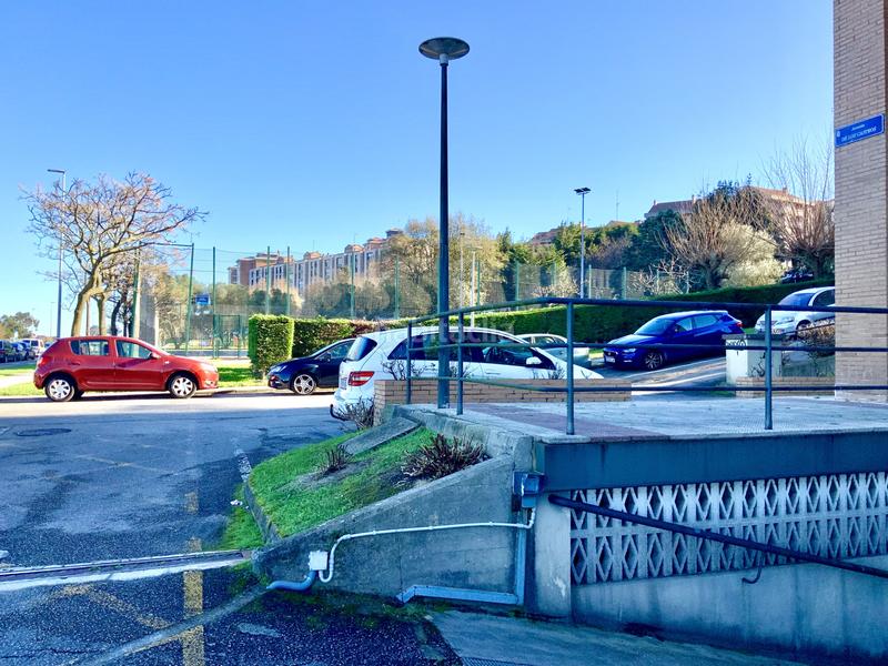 Foto 2a0c8693-9f55-4b50-88f1-e4460a21e503. Aparcament cotxe a Los Castros Santander