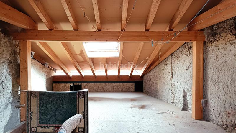 Foto 25a5fc1c-8e50-47c8-bf3b-44f53bc3eaf8. Casa adossada a Anievas