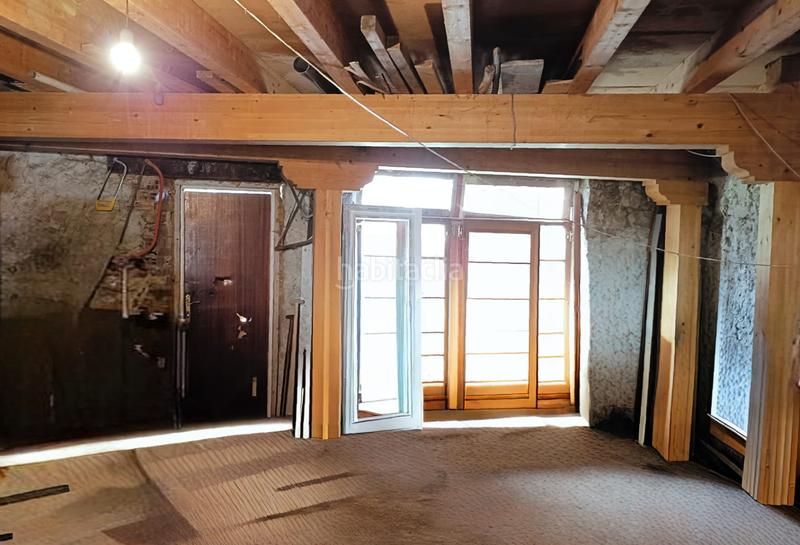 Foto 2e3ab42e-62bb-4d48-99c7-86df63f02627. Casa adossada a Anievas