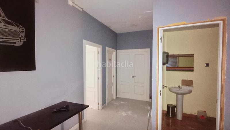 Foto 125ce575-9f23-4eb7-a848-1e6c882869d6. Alquiler local comercial se presenta una oportunidad única para alquilar un excepcional local comercial situado en el corazón de el astillero. este espacio en Astillero (El)