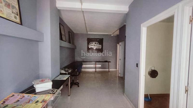 Foto 87842112-520d-4d5c-ba02-5716f63c943d. Alquiler local comercial se presenta una oportunidad única para alquilar un excepcional local comercial situado en el corazón de el astillero. este espacio en Astillero (El)