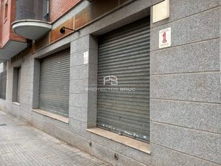 Local commercial  De l´estatut. Local comercial en venta en olesa de montserrat