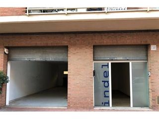 Business premise  Camelies. Local comercial en venta en igualada