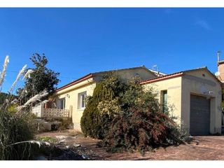 Chalet  Corts catalanes. Chalet en venta en las pinedes d'armengol de la torre de claramu