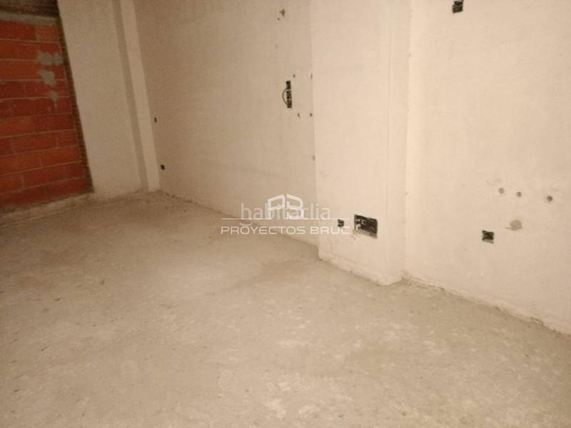 Foto 59129cbe-1464-46a9-8d5d-2acdbe738f79. Edificio in Poble Sec Igualada