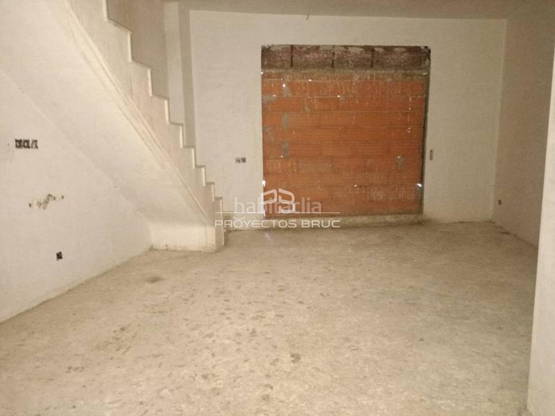 Foto 95e3f79a-25a9-4fc7-aa0f-4b9a43b343b1. Edificio in Poble Sec Igualada