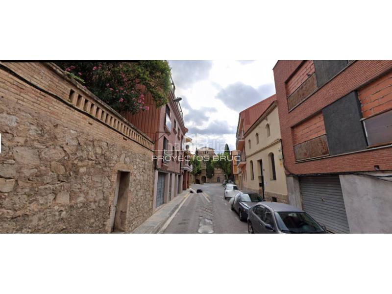 Foto b2cf5c74-a79a-41c1-b247-0fe32da4d8ec. Edificio in Poble Sec Igualada