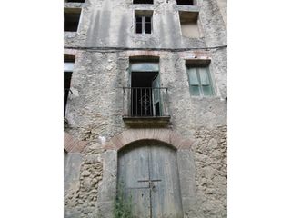 Casa  Font de la reina. Casa de pueblo a rehabilitar en venta  en capellades
