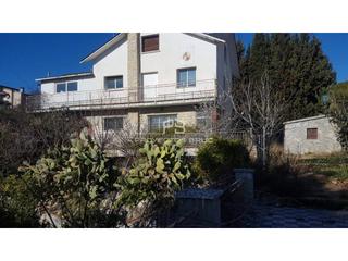 Chalet à Mas d´en Gall. Esparreguera en can rial  torre ocupada ilegalmente  infórmese c