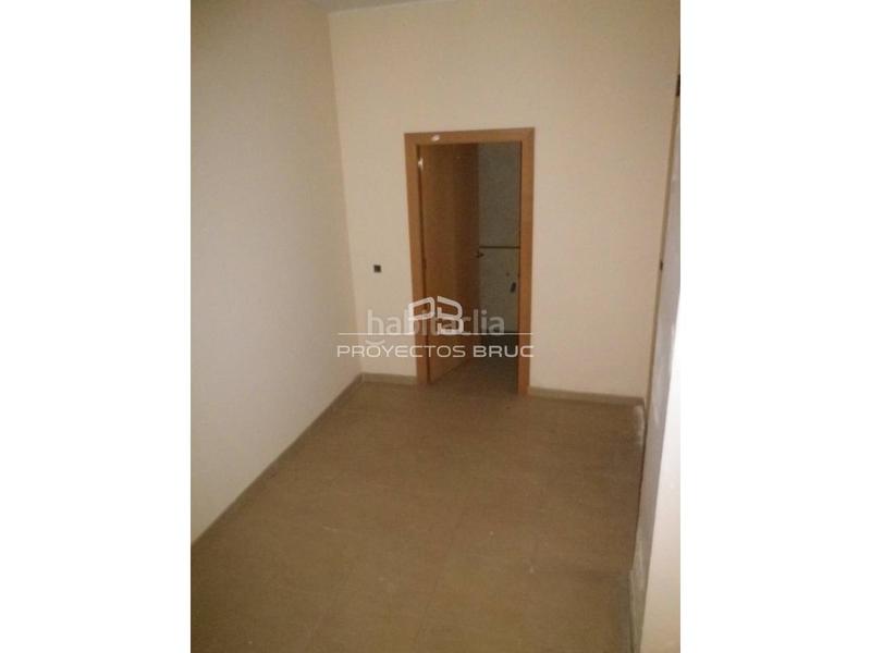 Foto df5d3cab-fd28-4dc8-b2e9-abbf0e247969. Local comercial a Nucli Urbà Esparreguera