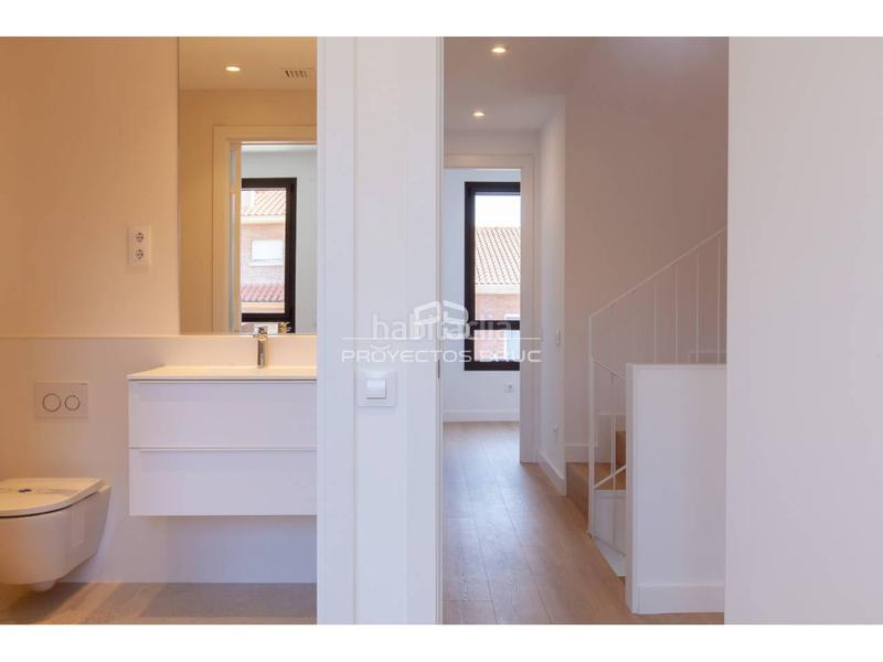 Foto f2387c94-28f4-4d43-b042-f9245e757d63. Casa amb calefacció aparcament a Nucli Urbà Esparreguera