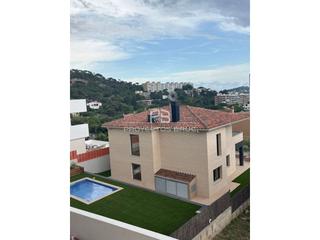 Casa a Sant Pol. Viviendas de obra nueva  alto standing en venta en sant feliu de