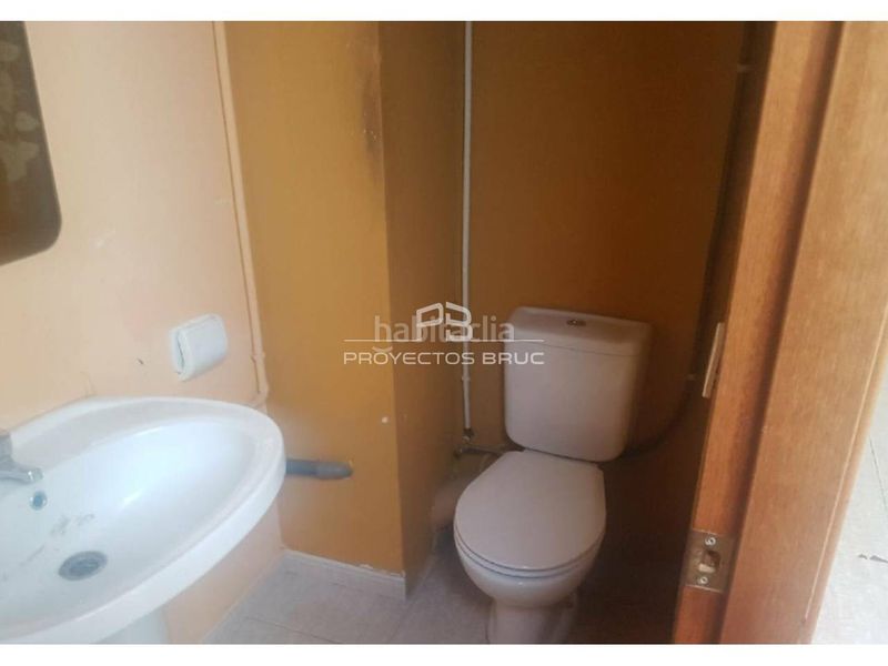 Foto 139bb3ad-05c6-40a0-b6e4-cc184ef5db80. Local comercial local en venta en Olesa de Montserrat
