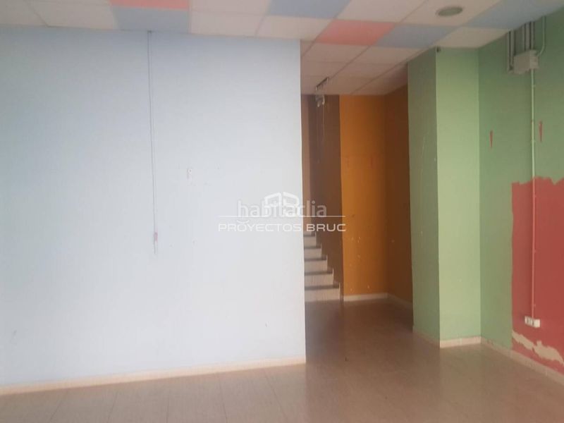 Foto fc464e86-d796-41d9-8482-91f3a0f4198f. Local comercial local en venta en Olesa de Montserrat