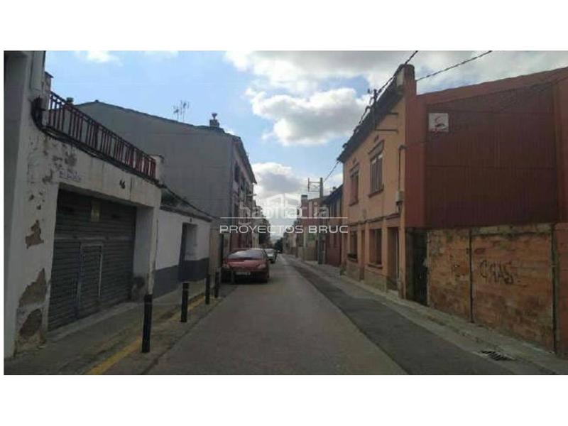 Foto dff5c3d9-7d26-4ea7-ba28-41465a9f039e. Casa , en el pueblo casa ocupada ilegalmente infórmese condiciones en Esparreguera