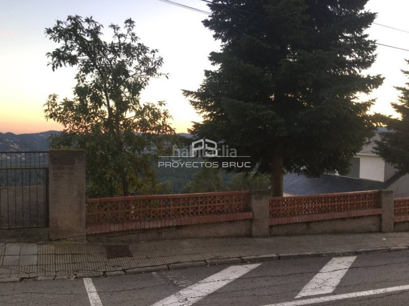 Foto bbe7ad8e-625c-47d5-9c29-508107f363a2. Residential plot in Pallejà