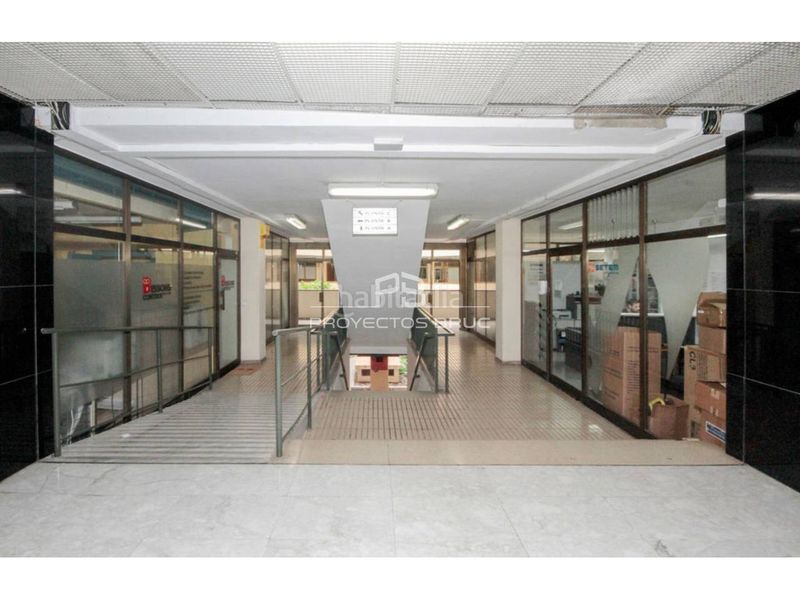 Foto 52846106-312e-44dd-a219-30f132d01b29. Local comercial a Sant Antoni Barcelona